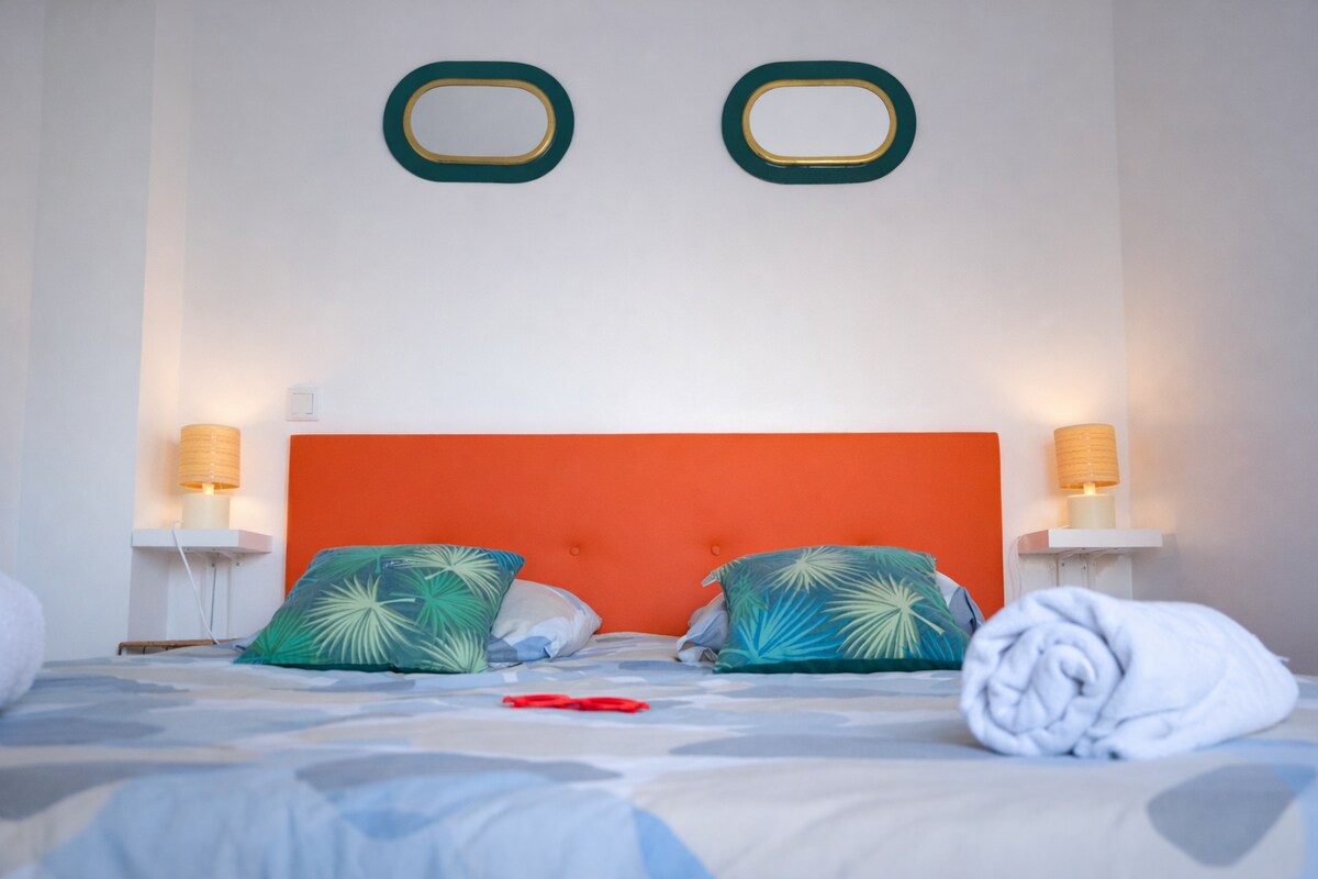 Chambre double en rez-de-chaussée — lit 160×200