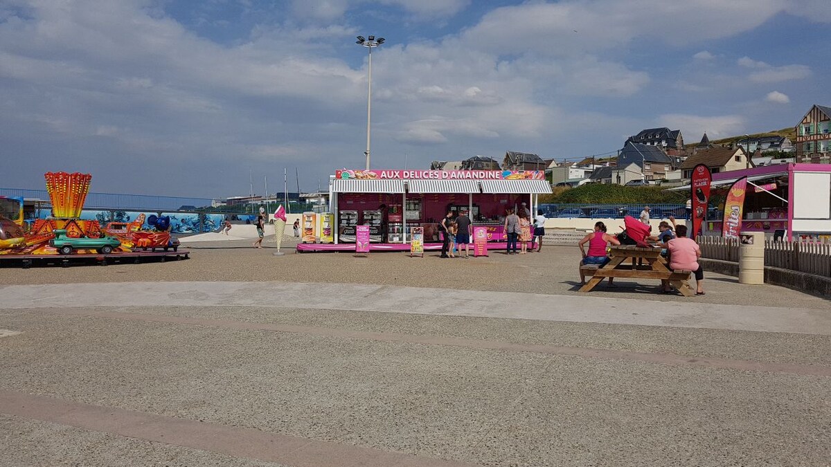 Plage d'Ault Onival — manège et cabanes à frites